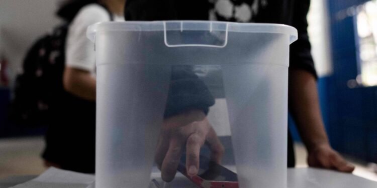 Proibir celular nas escolas melhora a saúde mental? – 19/03/2025 – Educação