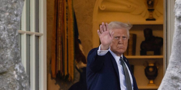 Justiça derruba ordem de Trump que barra militares trans – 18/03/2025 – Mundo