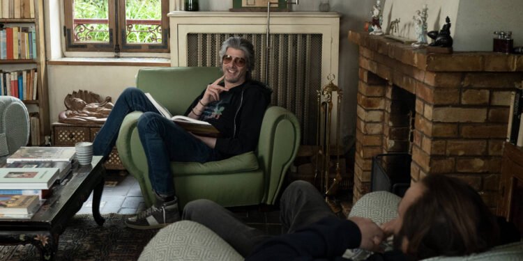 ‘Tempo Suspenso’ é um dos melhores filmes de Assayas – 20/03/2025 – Ilustrada