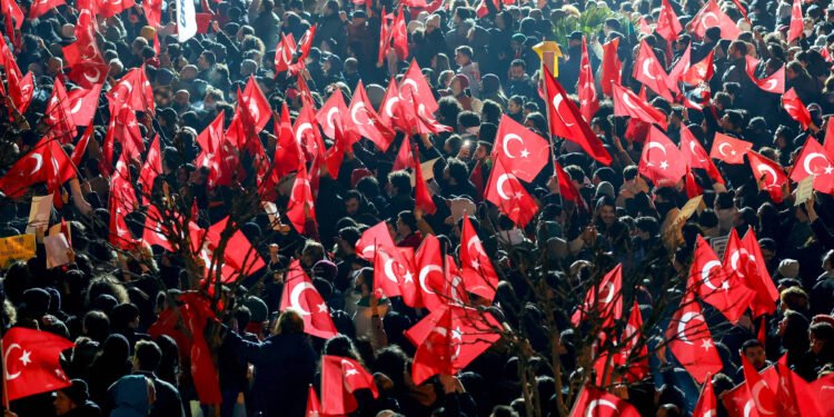 Turquia prende 37 por postagens sobre prefeito detido – 20/03/2025 – Mundo