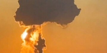 Vídeo: Ataque causa megaexplosão em base da Rússia – 20/03/2025 – Mundo
