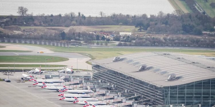 Heathrow é 4º aeroporto mais movimentado do mundo; veja – 21/03/2025 – Mundo