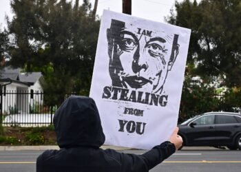 Musk acalma funcionários da Tesla após queda nas ações – 21/03/2025 – Mercado