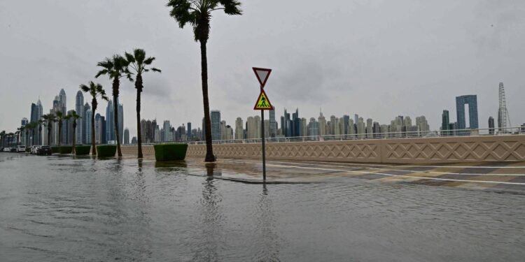 Mudança climática e microplásticos ameaçam rios e oceanos – 21/03/2025 – Ambiente