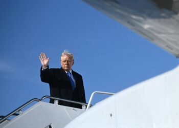 Trump desmantela órgão que fiscaliza repressão a migrantes – 21/03/2025 – Mundo