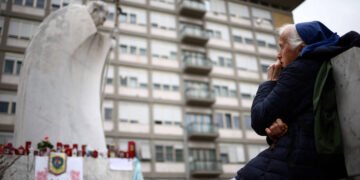 Papa Francisco terá alta neste domingo, dizem médicos – 22/03/2025 – Mundo