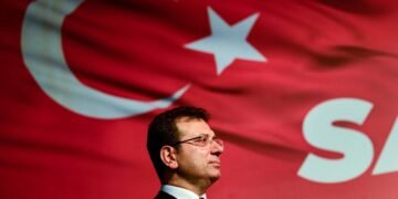 Turquia: Prefeito rival de Erdogan é removido do cargo – 23/03/2025 – Mundo