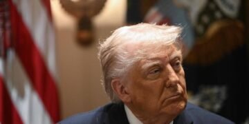 EUA: Trump vai à Suprema Corte para evitar recontratações – 24/03/2025 – Mundo