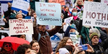 Megaoperação contra imigrantes prende cinco brasileiros em Massachusetts – 24/03/2025 – Mundo