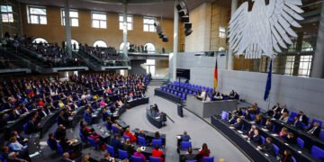 Alemanha: Novo Parlamento está mais velho e menos diverso – 25/03/2025 – Mundo