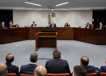 STF retoma julgamento de Bolsonaro com voto de Moraes – 26/03/2025 – Poder
