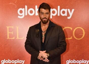 Can Yaman brinca com fãs, mas foge das perguntas polêmicas – 25/03/2025 – Televisão