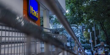 Itaú entra com nova ação contra ex-diretor financeiro – 26/03/2025 – Mercado