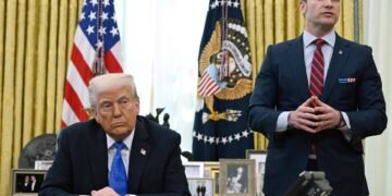 Revista publica prints de chat com plano militar dos EUA – 26/03/2025 – Mundo