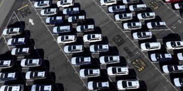 Trump pode anunciar tarifas automotivas nesta quarta (26) – 26/03/2025 – Mercado