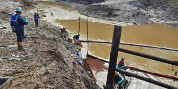 Colapso de dique agrava vazamento de petróleo no Equador – 26/03/2025 – Ambiente