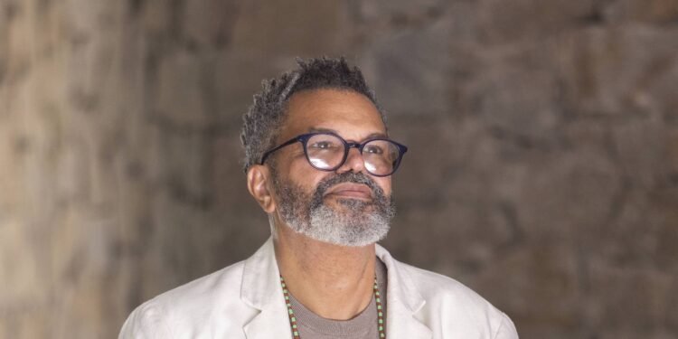 Marquinhos de Oswaldo Cruz lança álbum ‘Agbo Ato’ – 27/03/2025 – Música em Letras