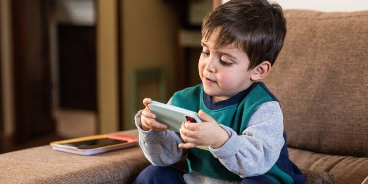 Veja aplicativos para pais monitorarem celular dos filhos – 27/03/2025 – Equilíbrio