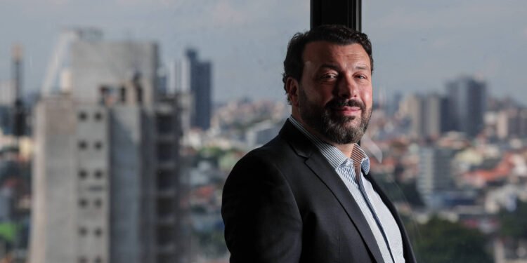 Patriani: crise é recorrente, mas imóvel nunca perde valor – 28/03/2025 – Mercado