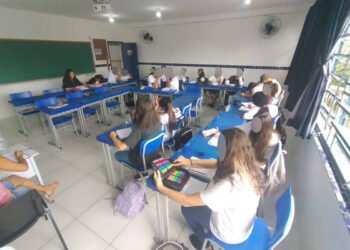 Caraguatatuba libera publicidade em uniforme e kit escolar – 28/03/2025 – Educação