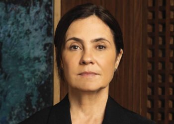 Adriana Esteves vai negociar novo contrato com a Globo – 28/03/2025 – Outro Canal