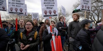 EUA cancelam vistos de alunos por manifestação anti-Israel – 27/03/2025 – Mundo