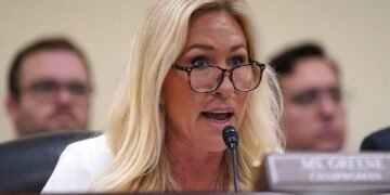 Deputada dos EUA diz para repórter ‘voltar ao seu país’ – 27/03/2025 – Mundo