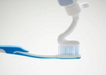 Por que Anvisa suspendeu um creme dental Colgate – 28/03/2025 – Equilíbrio e Saúde