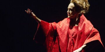 Gabriela Duarte estreia peça, cansada de falar sobre a mãe – 30/03/2025 – Ilustrada