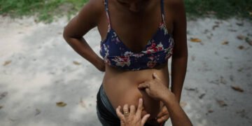 Parteiras cuidam de mulheres isoladas por seca na Amazônia – 29/03/2025 – Equilíbrio e Saúde