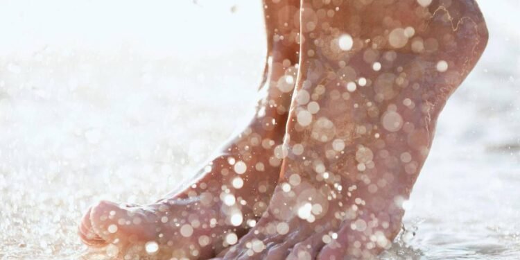 Com que frequência devemos lavar os pés? – 30/03/2025 – Equilíbrio e Saúde