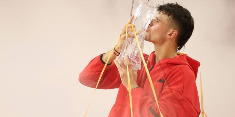 Mensik tentou desistir, mas o árbitro estava almoçando – 31/03/2025 – Esporte