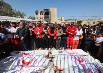 Crescente Vermelho recupera corpos de humanitários em Gaza – 31/03/2025 – Mundo