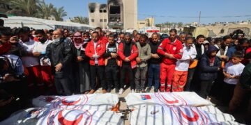 Crescente Vermelho recupera corpos de humanitários em Gaza – 31/03/2025 – Mundo