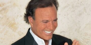 Julio Iglesias tem 500 anos abaixo da cintura, diz amigo – 31/03/2025 – Ilustrada
