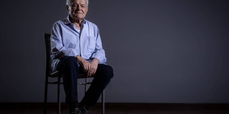 Othon Bastos agradece carinho e volta aos palcos em SP – 01/04/2025 – Ilustrada