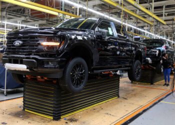 EUA: Tarifas sobre carros podem não criar boom de empregos – 31/03/2025 – Mercado