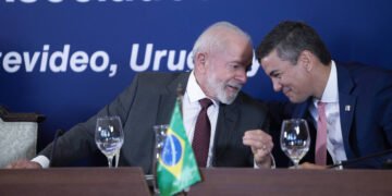 Paraguai convoca embaixador do Brasil por espionagem – 01/04/2025 – Mundo