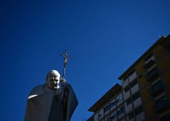 Papado de Francisco se aproxima do de João Paulo 2º – 01/04/2025 – Mundo