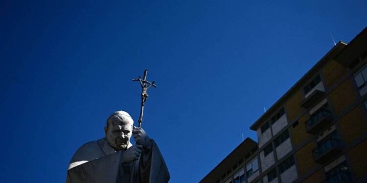 Papado de Francisco se aproxima do de João Paulo 2º – 01/04/2025 – Mundo