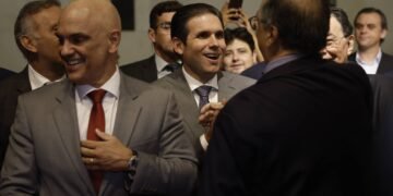 Moraes e Dino vão ao Senado em dia de pressão por anistia – 01/04/2025 – Brasília Hoje