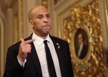Quem é Cory Booker, que bateu recorde de fala mais longa – 01/04/2025 – Mundo