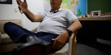 Bolsonaro ironiza Moraes por usar avião da FAB – 02/04/2025 – Poder