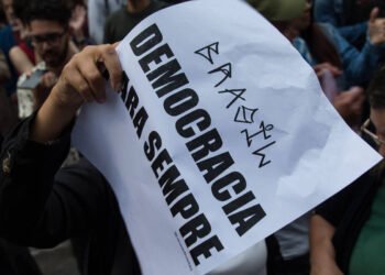 A democracia está em perigo; faz sentido lutar por ela? – 02/04/2025 – Latinoamérica21