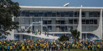 Foragidos do 8/1 terão extradição julgada na Argentina – 02/04/2025 – Poder