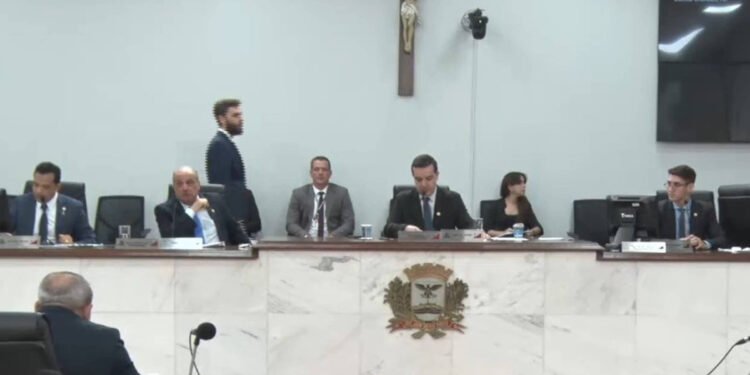 São José do Rio Preto: projeto obriga Pai Nosso em escolas – 02/04/2025 – Educação